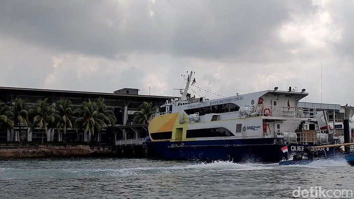 Kapal Ferry di Pelabuhan Internasional Batam (Alamudin Hamapu)