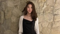 Nama Kayra Miendra semakin dikenal usai dirinya terjun ke dunia modeling. Putri sambung Tora Sudiro itu sudah beberapa kali menjadi model fashion. Foto: Instagram @kayra.miendra