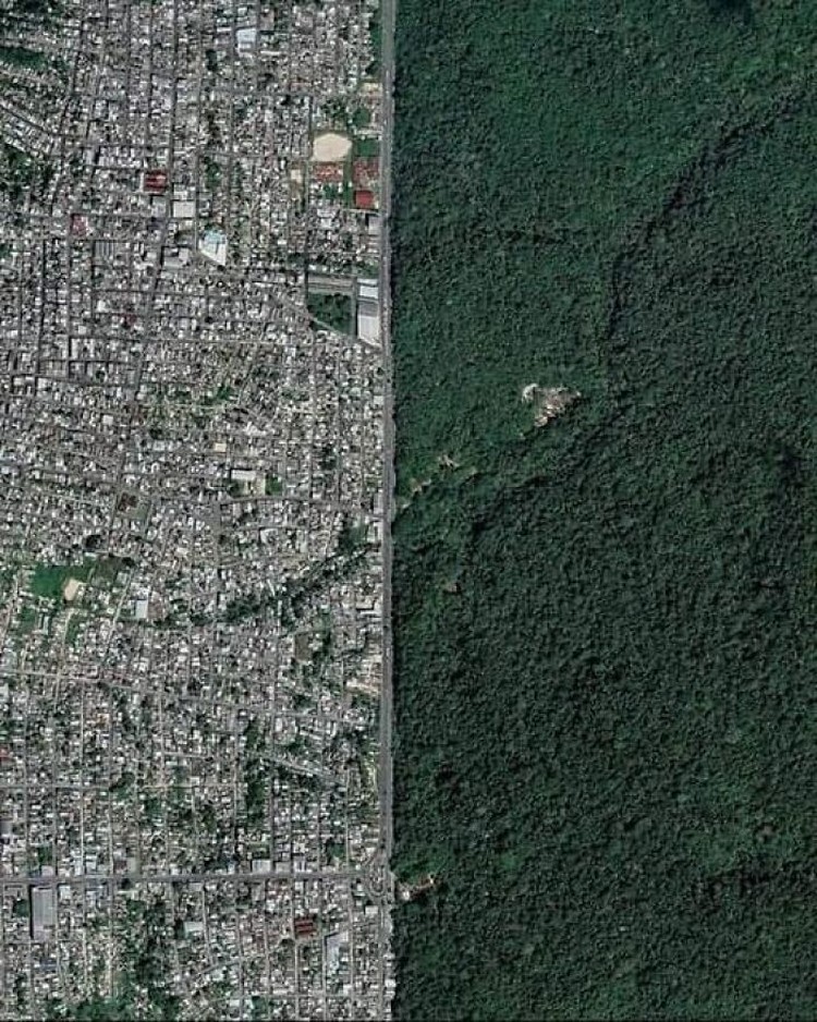 Keanehan di Google Earth