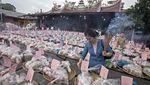 Kemeriahan Festival Hantu Lapar Etnis Tionghoa di Medan
