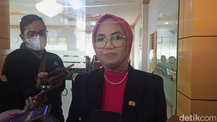 Ketua DPRD Sumsel Anita Noeringhati