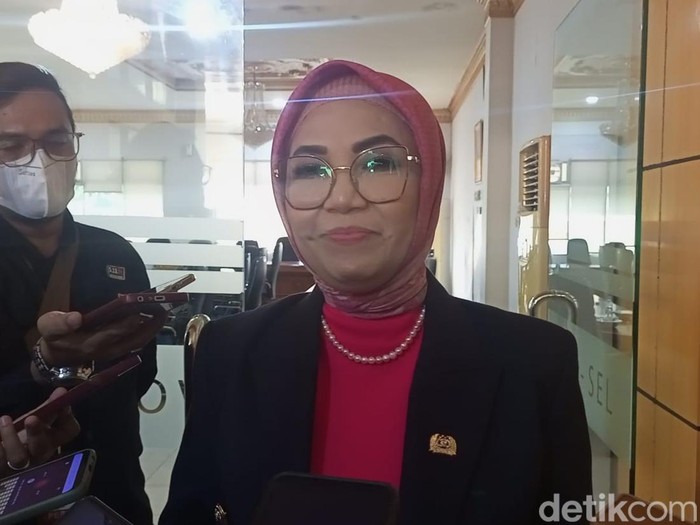 Ketua DPRD Sumsel Anita Noeringhati