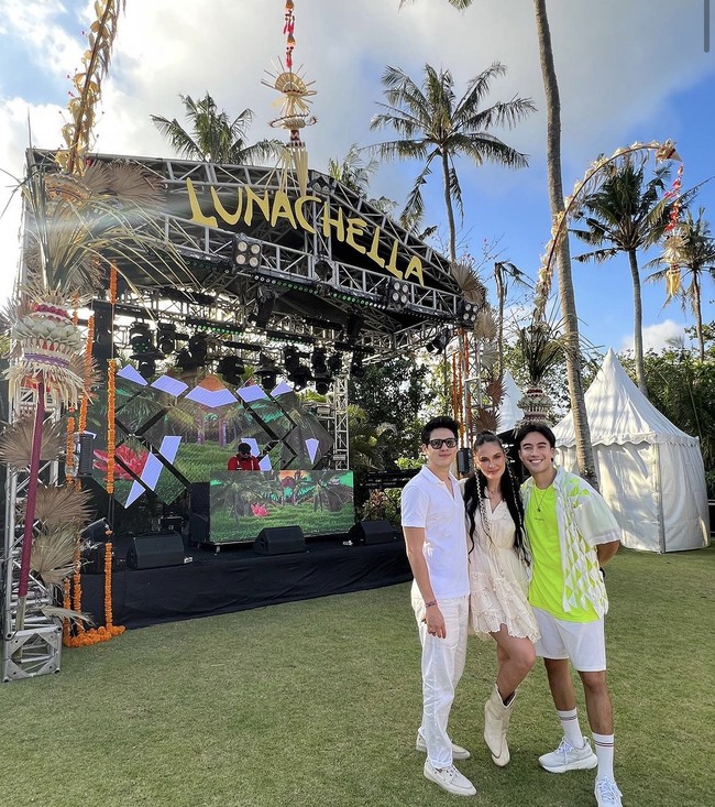 Artis sampai influencer terbang ke Bali untuk ikut merayakan ulang tahun Luna Maya. Vidi Aldiano salah satunya. Maxime terlihat setia mendampingi Luna berfoto dengan artis-artis lainnya. Foto: dok. Instagram