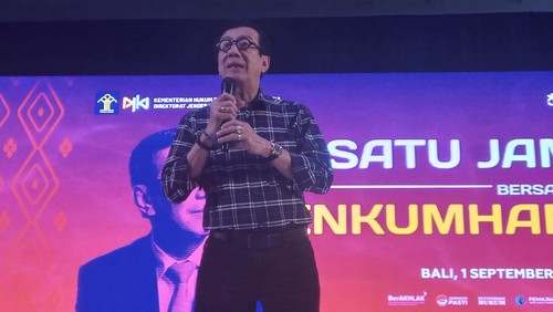 Menteri Hukum dan HAM Yasonna Laoly dalam acara Satu Jam Bersama Menkumham di Universitas Udayana, Bali, Jumat (1/9/2023). (Aryo Mahendro/detikBali)