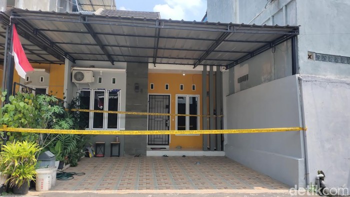 Penampakan rumah Adelia di Jakabaring disegel polisi