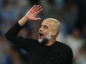 Canda Guardiola soal Krisis Pemain Man City: Saya yang Main