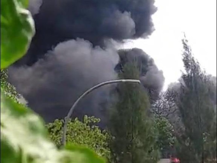 Perumahan di Tangerang Dikepung Asap