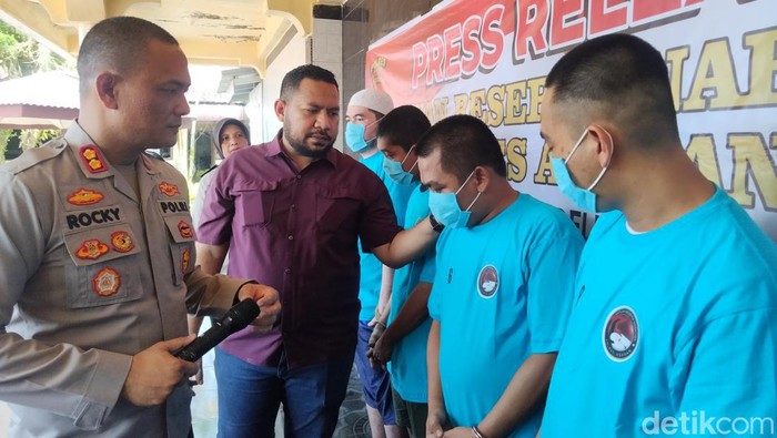Polres Asahan mengungkap kasus 2 kg narkoba jenis sabu jaringan Malaysia. (Foto: Perdana Ramadhan / detikSumut).