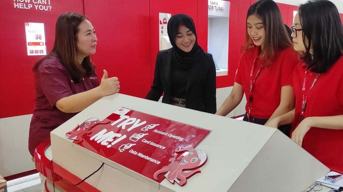 Roadshow CIMB Niaga Digital Lounge Carnival CIMB Niaga menggelar roadshow CIMB Niaga digital lounge carnival di Jakarta. Acara ini mengedukasi masyarakat untuk memanfaatkan kemudahan layanan perbankan.