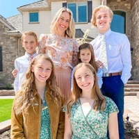 Influencer Parenting Ruby Franke dijatuhi hukuman 60 tahun penjara di Pengadilan Distrik ke-5 Utah pada Selasa (20/2/2024). Ruby bersalah atas penganiayaan terhadap anak-anaknya. Foto: Dok. YouTube