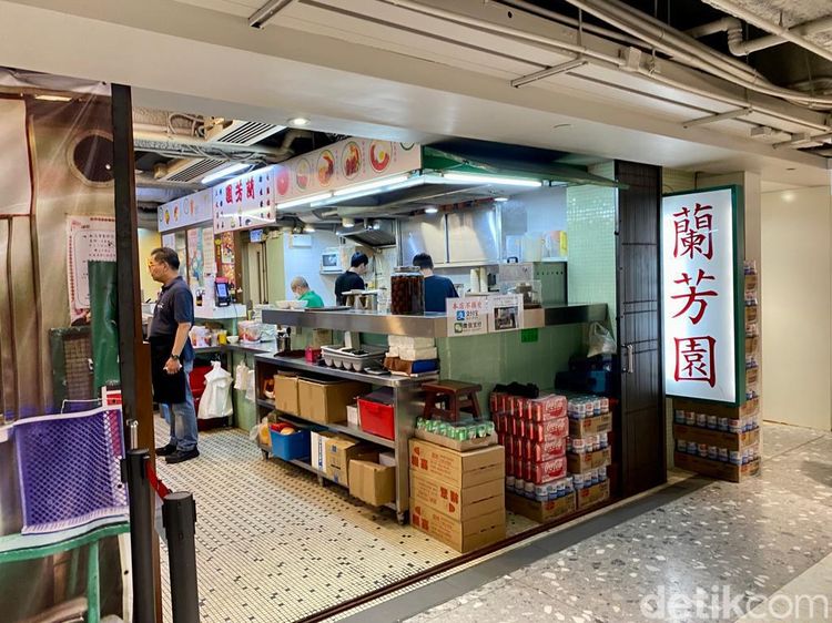 Sarapan French Toast dan Es Teh Susu di Kopitiam Legendaris Hong Kong