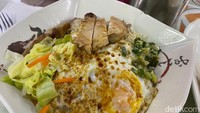 Di sini punya menu mie instan yang dibuat berbeda. Mereka hanya menggunakan brand mie instan yang populer di Hong Kong yaitu Demae Ramen. Foto: detikFood