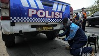 Sanksi tilang juga akan berlaku bagi anggota yang kendaraannya tidak lolos uji emisi.  