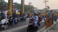 Dalam perhelatan tersebut, pengunjung dapat menikmati akses gratis masuk ke TMII di atas pukul 16.00 WIB dan hanya dikenakan biaya parkir kendaraan.  
