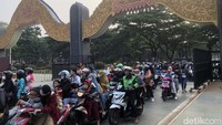 Begini suasana pintu masuk 1 Taman Mini Indonesia Indah (TMII), Jakarta, Jumat (1/9/2023).  