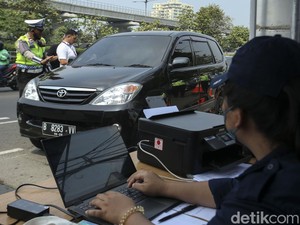 Tilang Uji Emisi Dimulai Besok, Heru Budi Akan Pantau Sejumlah Titik