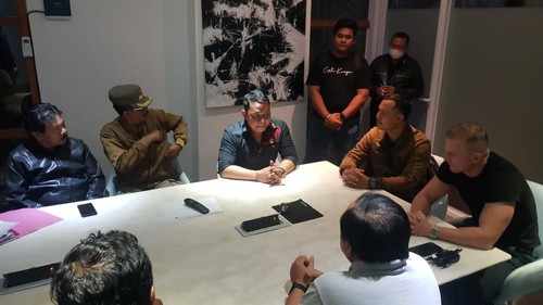 Tim gabungan Pemkab Badung menyambangi bar Imani Rooftop di kawasan Petitenget, Kuta Utara, Badung, Bali, lantaran suara musik di tempat tersebut menganggu warga sekitar, Kamis (31/8/2023). (Foto: Istimewa)