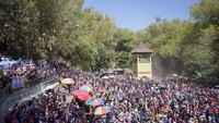 Ribuan masyarakat dari berbagai kalangan nampak begitu antusias mengikuti tradisi tersebut. Foto: Dok Pemkab Klaten
