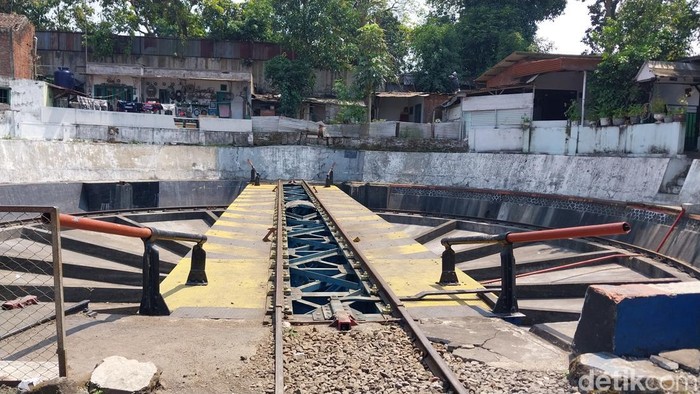 Turntable, alat pemutar lokomotif di Malang yang diperkirakan ada sejak tahun 1879