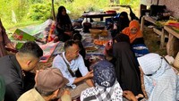 UMKM Bungbulang dipilih sebagai fokus utama kegiatan pemberdayaan, karena saat ini masih kesulitan dalam mengakses pasar, dan lokasinya yang cukup jauh dari pusat perdagangan di Kabupaten Garut dengan waktu tempuh kurang lebih 2,5 jam dari pusat kota. Kegiatan dilaksanakan bersamaan dengan Peresmian Rumah Pemasaran pada Selasa (29/8).