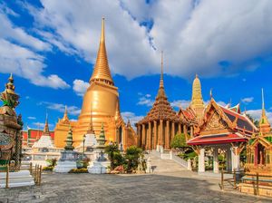 Turis Perempuan Berulah di Thailand: Telanjang Dada Keliling Hotel
