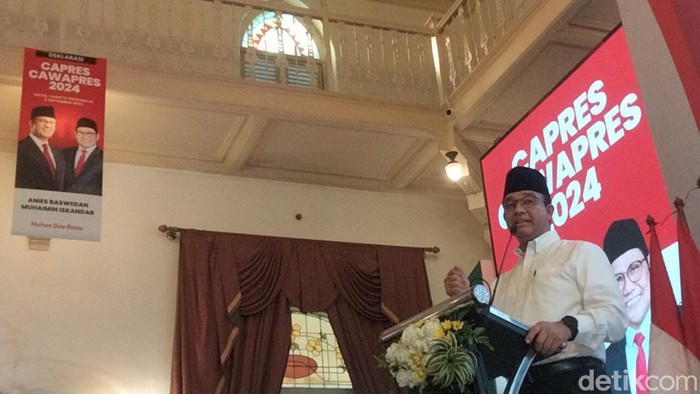 Anies Baswedan saat menyampaikan sambutan dalam deklarasi Anies-Cak Imin di Hotel Majapahit Surabaya.