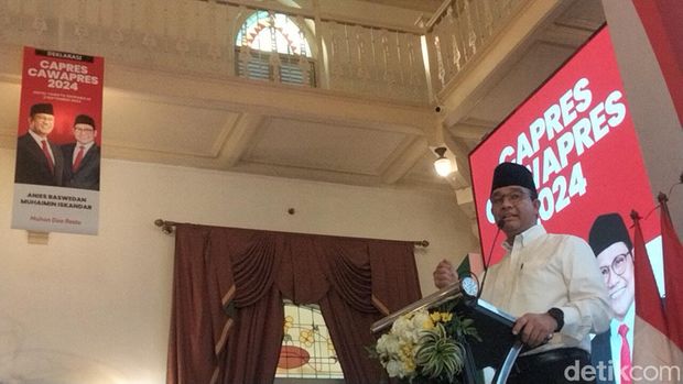 Anies Baswedan saat menyampaikan sambutan dalam deklarasi Anies-Cak Imin di Hotel Majapahit Surabaya.