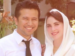 7 Foto Arumi Bachsin & Emil Dardak Rayakan Wedding Anniversary di McDonalds