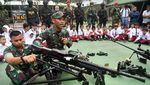 Kala Siswa-siswi Mengenal Persenjataan TNI AD