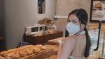 Cantiknya Jessica Mila Saat Jajan Croissant dan Floating Breakfast