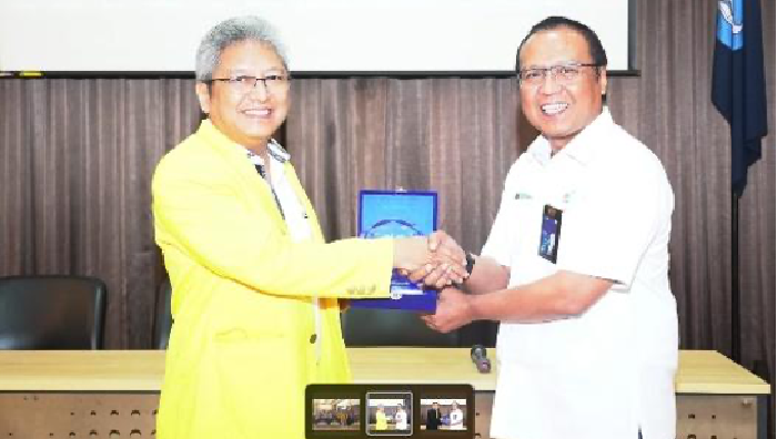 Edukasi Dekarbonisasi untuk Mahasiswa PT SUCOFINDO bekerja sama dengan FIA UI menyelenggarakan seminar hybrid sebagai rangkaian menyambut HUT ke-67 SUCOFINDO melalui program Tanggung Jawab Sosial dan Lingkungan (TJSL) untuk pembinaan edukasi.
