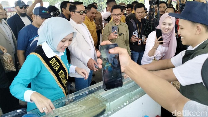 Gubernur Jabar Ridwan Kamil dan Istrinya Atalia Praratya.