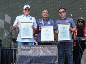 Parade 1.400 Mercy, Mercedes Benz Club INA Raih Rekor MURI di IASF 2023