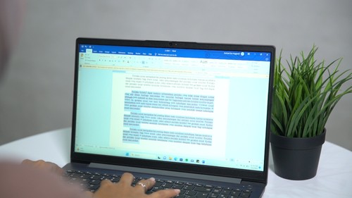 Ilustrasi mengerjakan skripsi