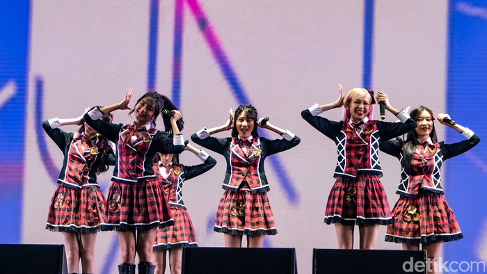JKT48 Konser JKT48 di Synchronize Fest 2023.