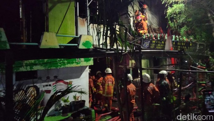 Kebakaran Kenjeran Surabaya