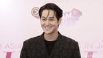 13 Potret Kim Bum Tersenyum untuk Cerahkan Minggumu!
