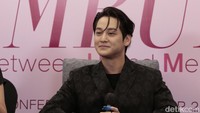 Kejutan pertama dia akan menyanyi. Tapi lagu yang dia nyanyikan masih rahasia. (Foto: Atmi Ahsani Yusron/detikcom)