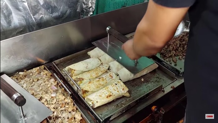 Kisah pria asal Palestina buka gerai kebab.