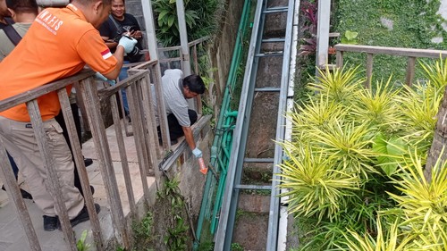 Tim Inafis Polda Bali menyelidiki lift yang putus dan menyebabkan lima korban tewas di Ayuterra Resort Ubud, Sabtu (2/9/2023).