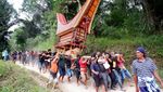Melihat Prosesi Penguburan Rambu Solo Toraja