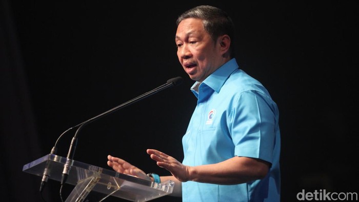 Partai Gelora resmi mendukung Ketum Partai Gerindra Prabowo Subianto sebagai bakal capres 2024. Ketum Partai Gelora Anis Matta menyerahkan surat dukungan kepada Prabowo.