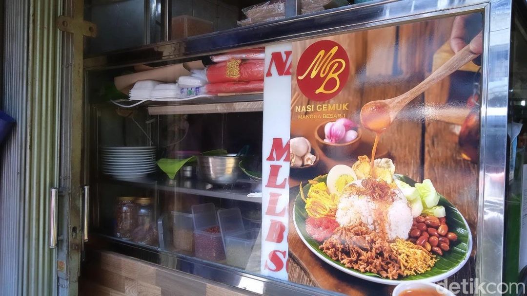 Nyam! Nasi Gemuk Jambi Pakai Topping Lauk Komplet Ada di Tempat Ini
