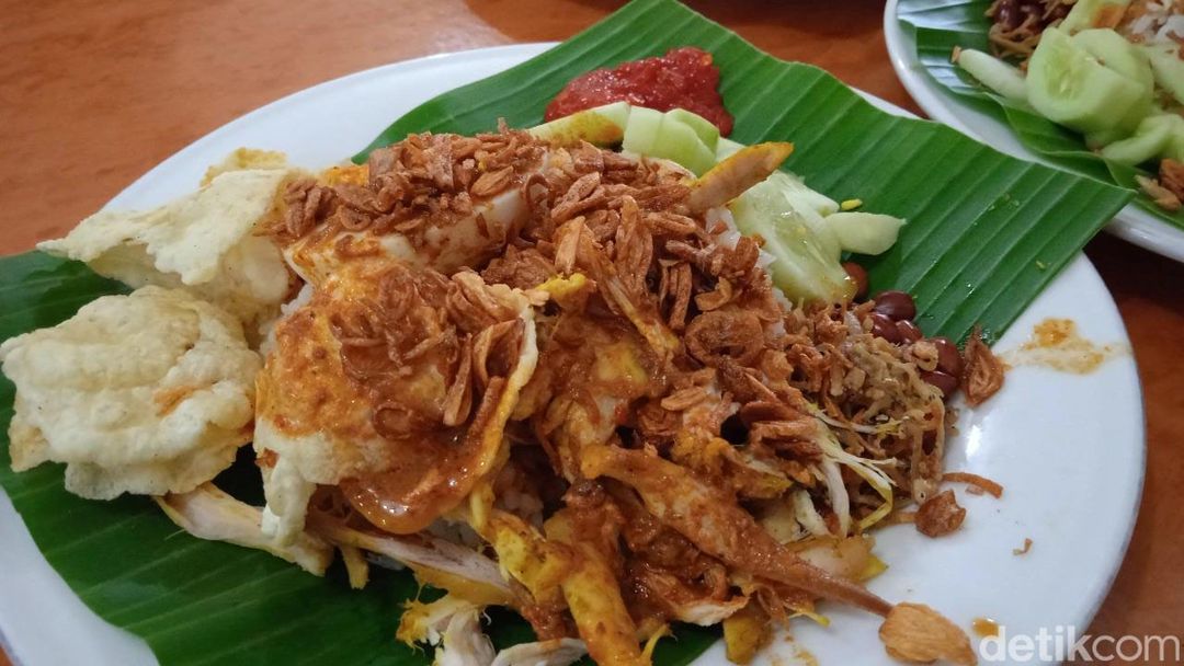 Nyam! Nasi Gemuk Jambi Pakai Topping Lauk Komplet Ada di Tempat Ini
