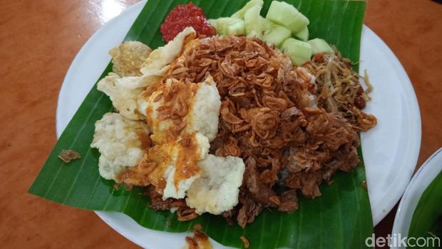 Nyam! Nasi Gemuk Jambi Pakai Topping Lauk Komplet Ada di Tempat Ini