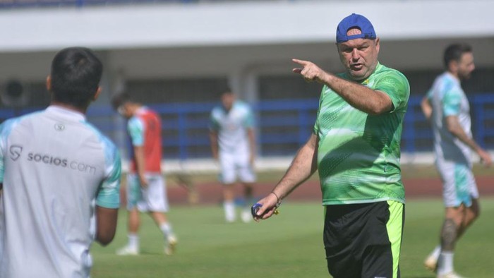Pelatih Persib Bandung Bojan Hodak.