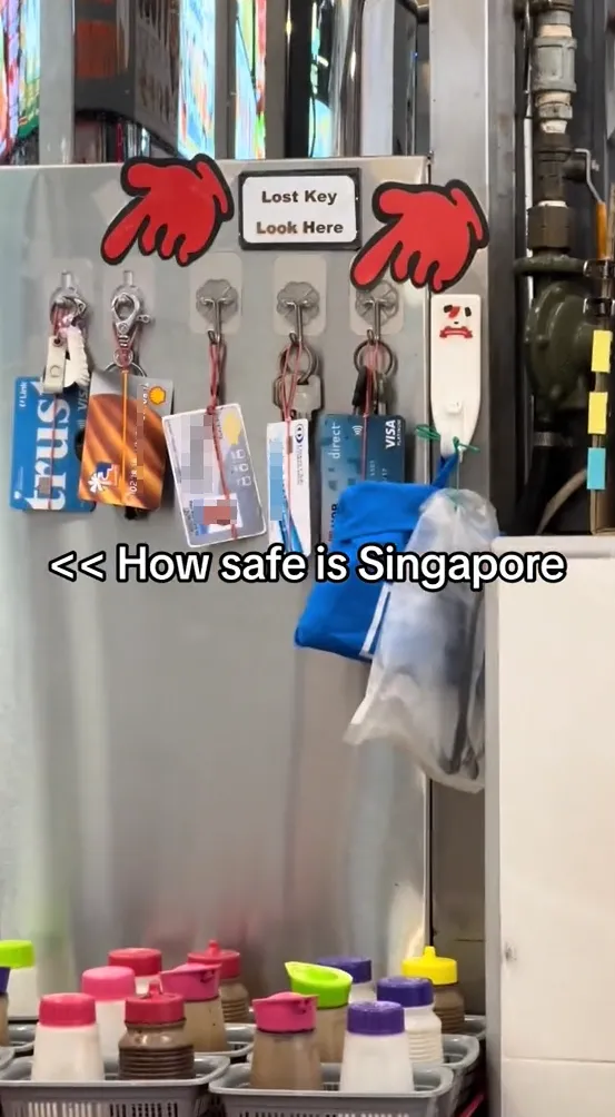 Pemilik Kopitiam Simpan Semua Barang Pelanggan yang Tertinggal