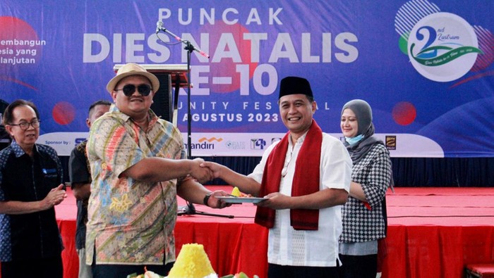 Universitas MH Thamrin didapuk sebagai 'Kampus Jawara' yang identik kepada sesuatu yang baik, sebagai juara dalam hal-hal baik.