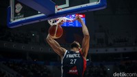 Pelatih Prancis, Vincent Collet. Isaia Cordinier berhasil mengemas 19 poin, dengan persentase field goald 6/8 atau 75 persen, mencetak 3 dari 4 tembakan tiga angka. 