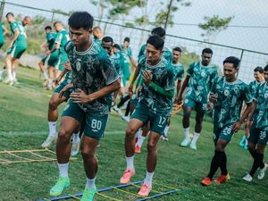 Pelatih PSS Sleman Bocorkan Strategi Lawan PSM Makassar Tanpa Wahyudi Hamisi